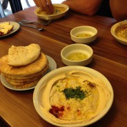 De beste houmous in Tel Aviv bij Ali Caravan